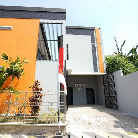 Oyo 1316 Mentari Family Homestay Probolinggo Zewnętrze zdjęcie